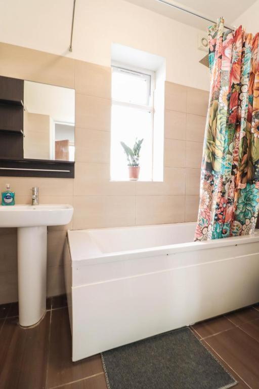 Urban Oasis Bed and Breakfast Londen Buitenkant foto